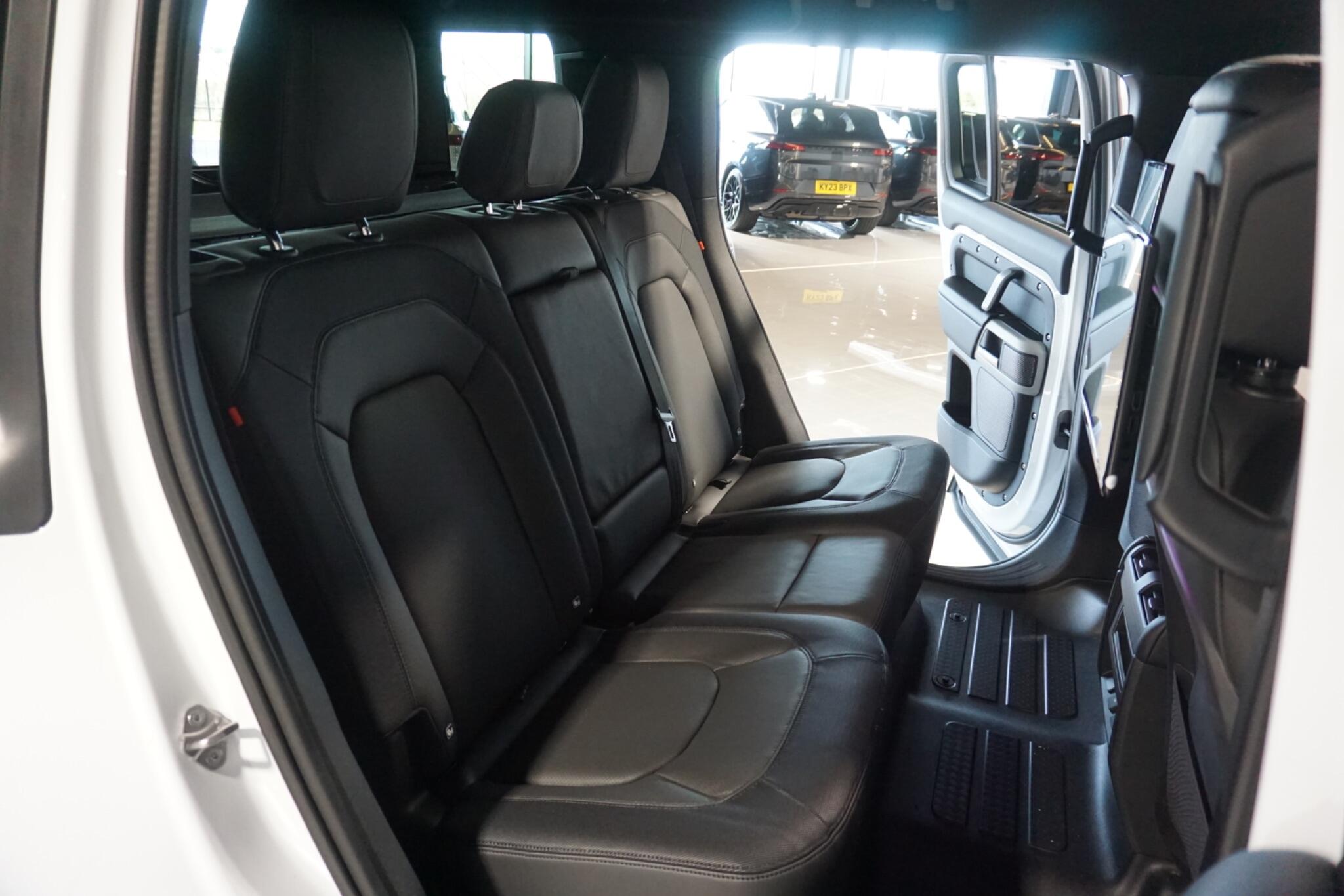 Land Rover Defender 110 2.0 P400e 15.4kWh X-Dynamic HSE SUV 5dr Petrol Plug-in Hybrid Auto 4WD Euro 6 (s/s) (404 ps)